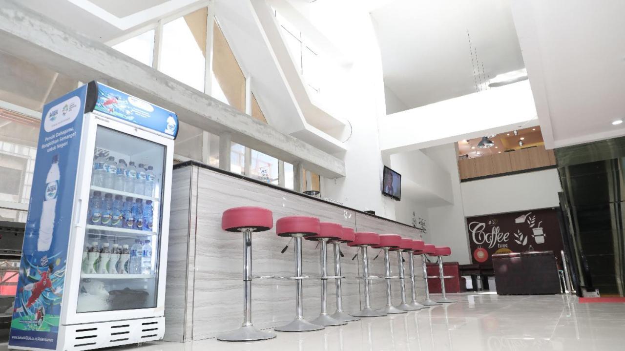 Heavenly Land Family Hotel Palembang Exterior photo