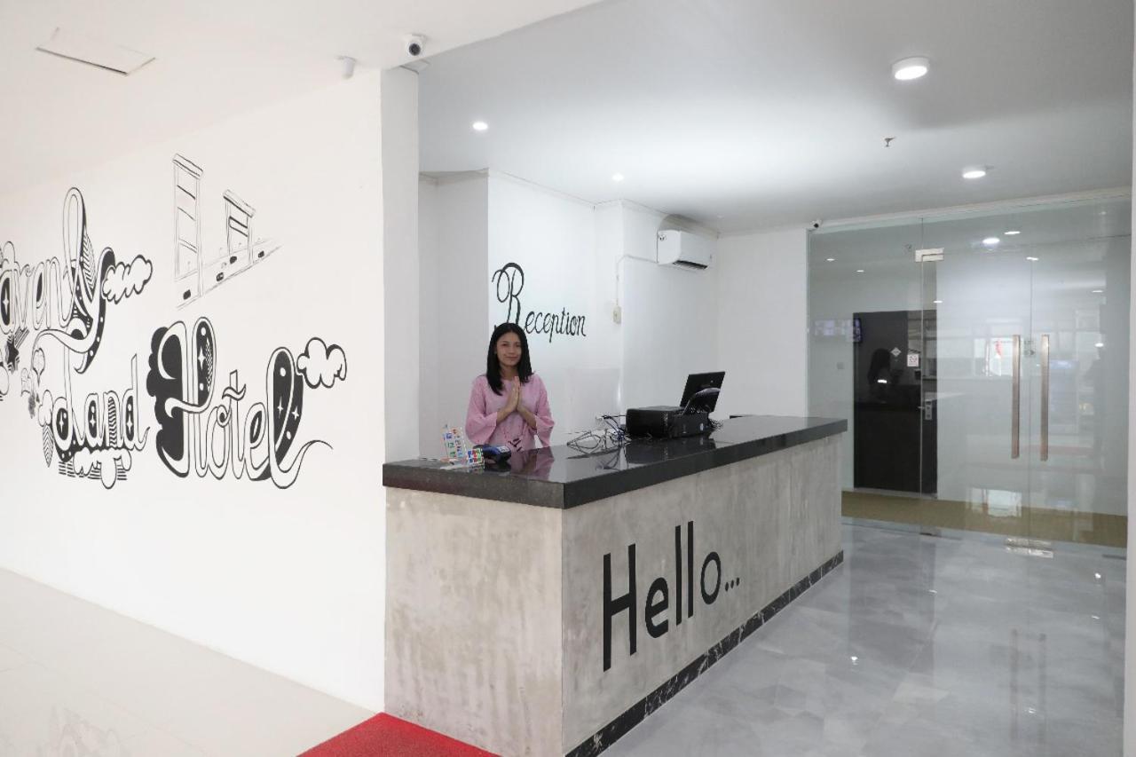 Heavenly Land Family Hotel Palembang Exterior photo